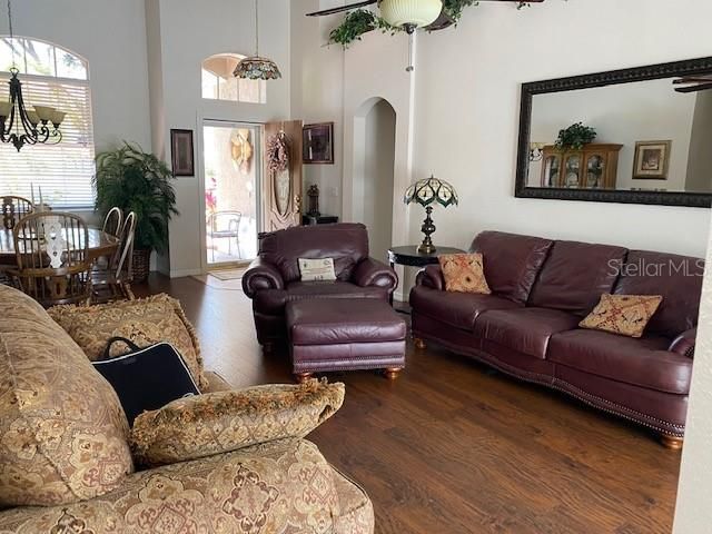 Recently Sold: $415,000 (3 beds, 2 baths, 2059 Square Feet)
