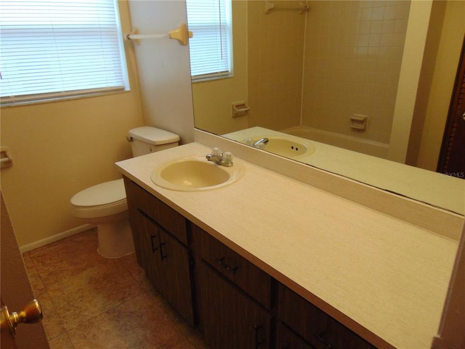最近租的: $825 (2 贝兹, 1 浴室, 854 平方英尺)