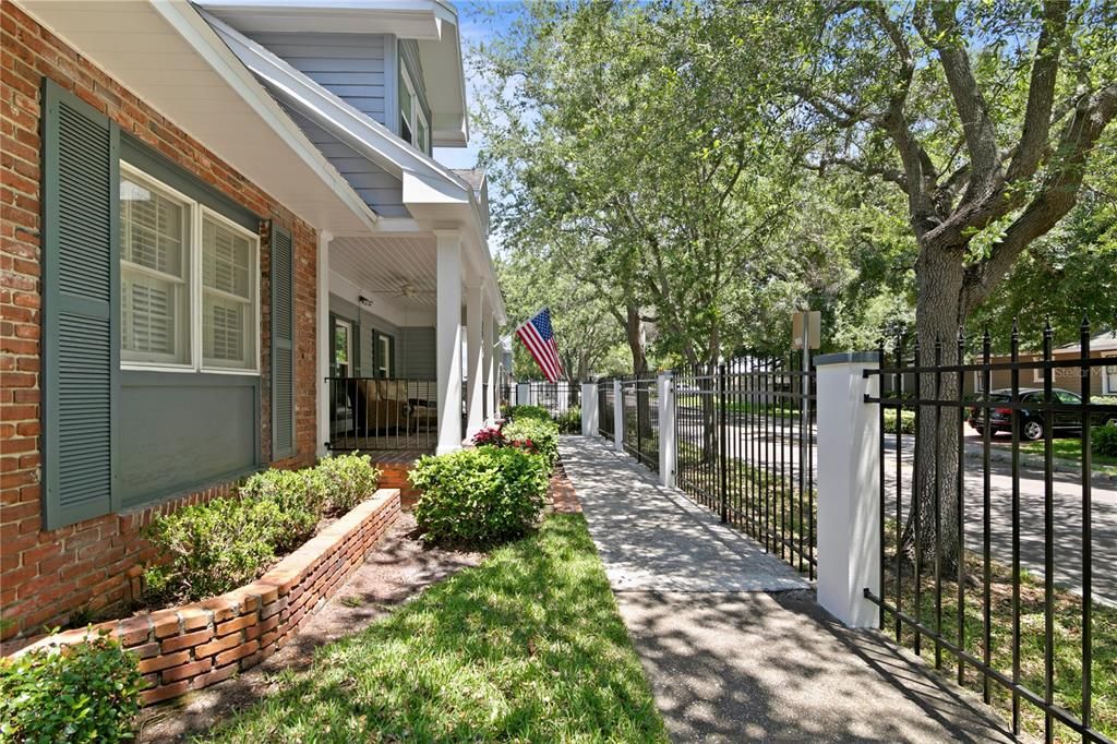 Recently Sold: $694,000 (3 beds, 2 baths, 2922 Square Feet)