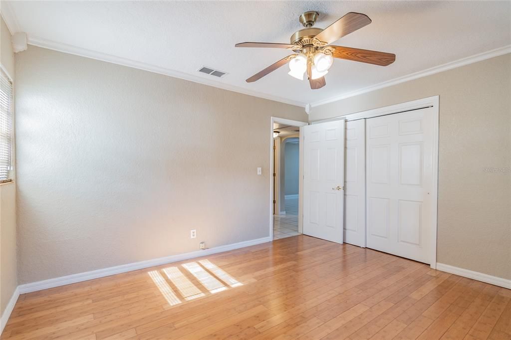 Recently Sold: $275,000 (2 beds, 2 baths, 1292 Square Feet)