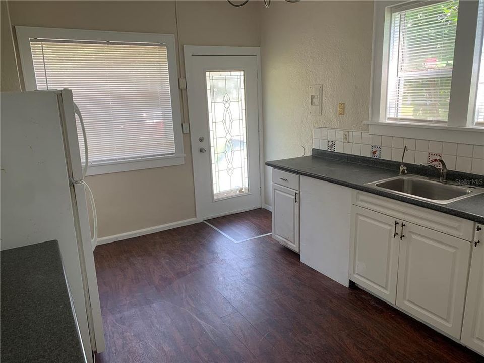 Recently Rented: $1,145 (2 beds, 2 baths, 1230 Square Feet)