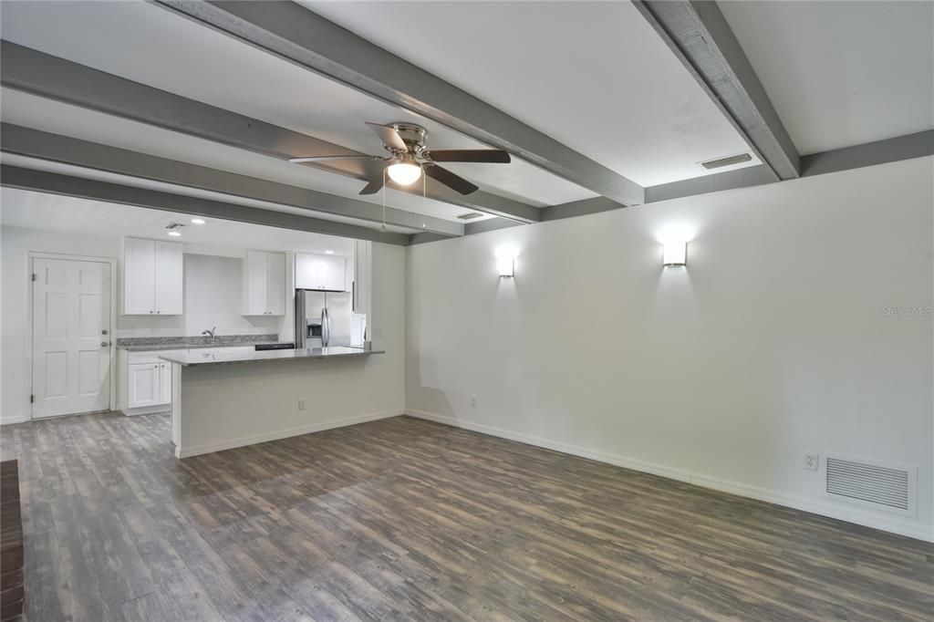 Recently Sold: $235,000 (3 beds, 2 baths, 1715 Square Feet)