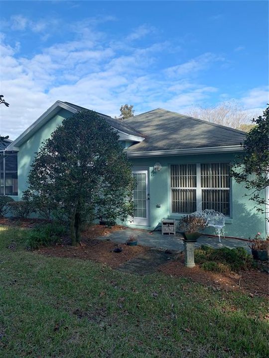 Recently Sold: $230,000 (2 beds, 2 baths, 1756 Square Feet)