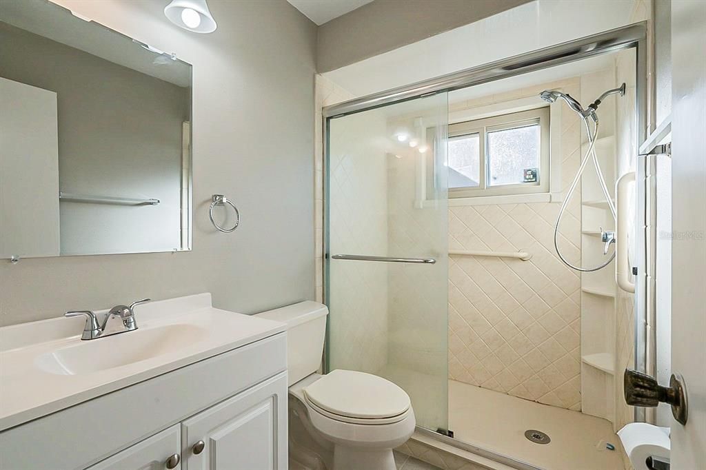 最近售出: $300,000 (3 贝兹, 2 浴室, 1374 平方英尺)