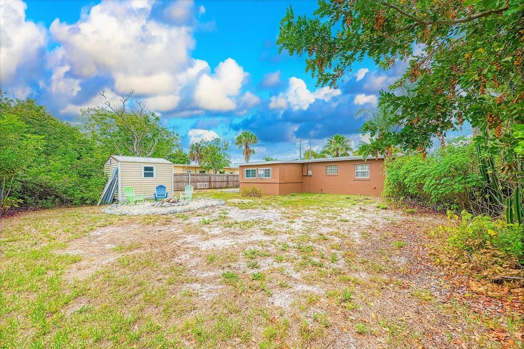Recently Sold: $199,900 (3 beds, 1 baths, 1137 Square Feet)