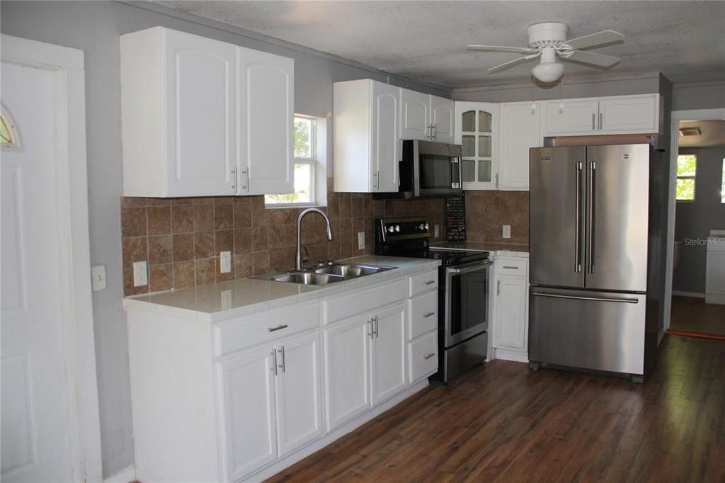Gorgeous remodeled kitchen with new appliances.