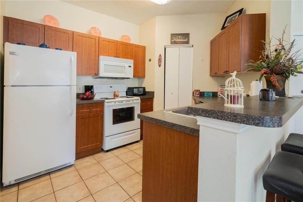 Recently Sold: $165,000 (1 beds, 1 baths, 750 Square Feet)