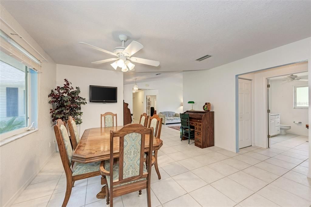 Recently Sold: $324,700 (2 beds, 2 baths, 1663 Square Feet)