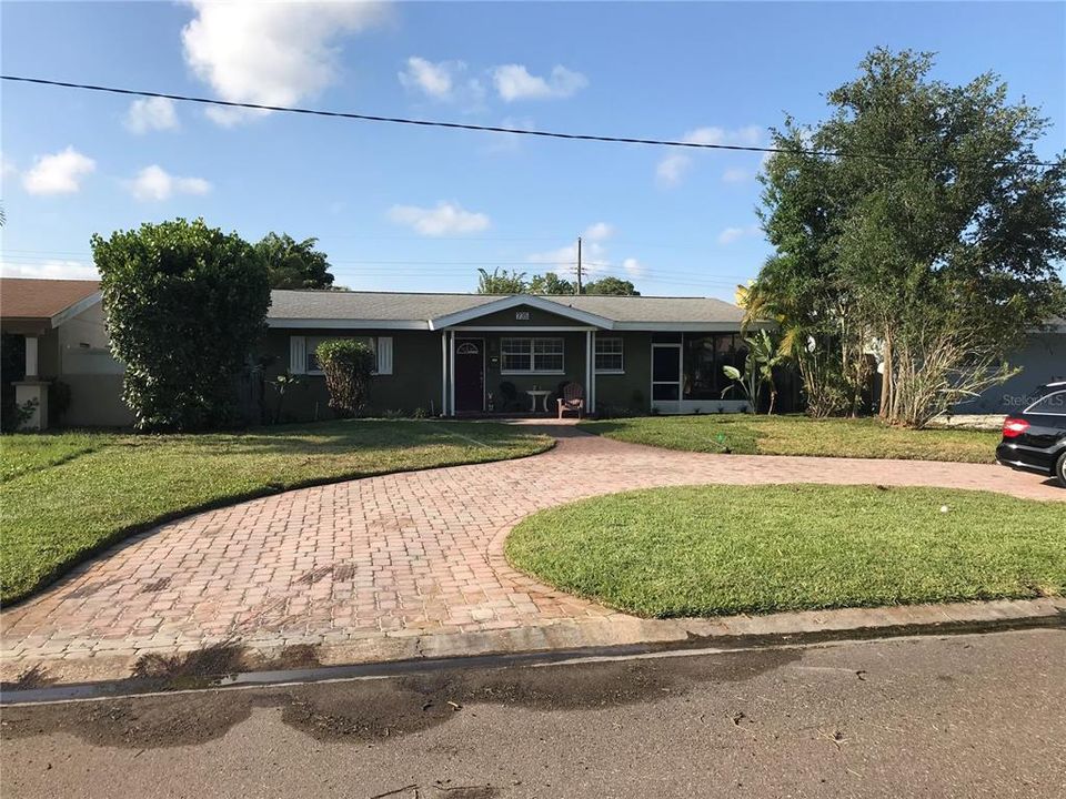 Recently Sold: $275,000 (2 beds, 1 baths, 900 Square Feet)