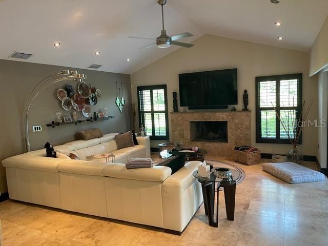 Recently Sold: $524,000 (4 beds, 3 baths, 2369 Square Feet)