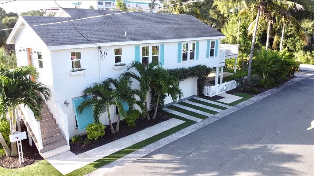 Recently Sold: $1,495,000 (4 beds, 3 baths, 1488 Square Feet)