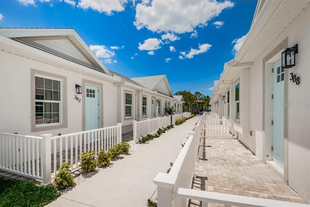 Recently Sold: $232,390 (2 beds, 2 baths, 800 Square Feet)