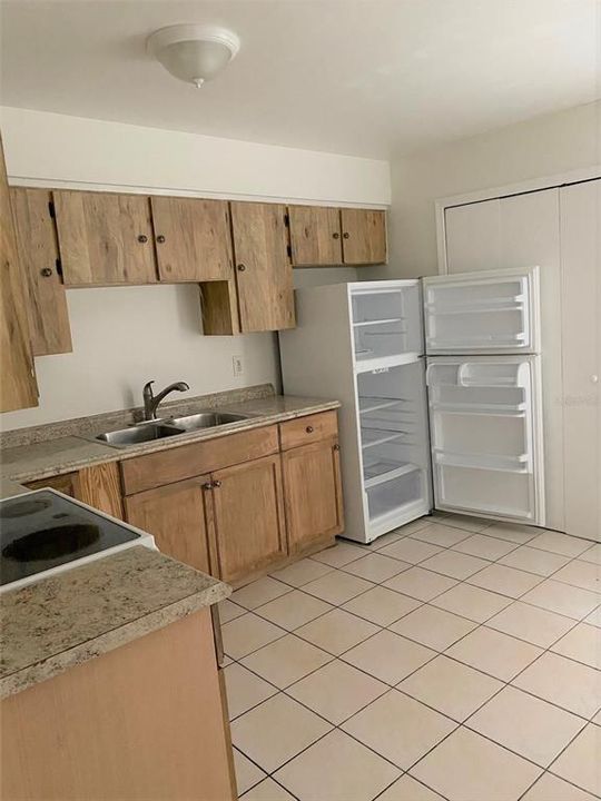 Recently Rented: $995 (2 beds, 1 baths, 6552 Square Feet)