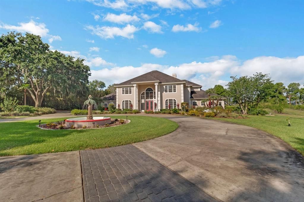Recently Sold: $1,850,000 (6 beds, 5 baths, 7660 Square Feet)
