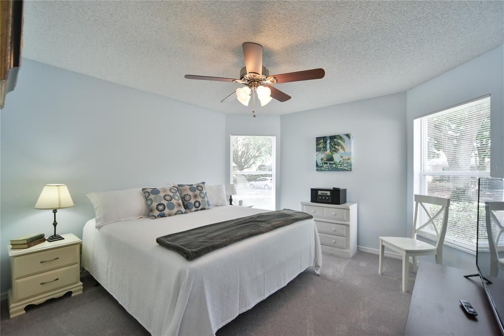 Recently Sold: $229,000 (2 beds, 2 baths, 1406 Square Feet)