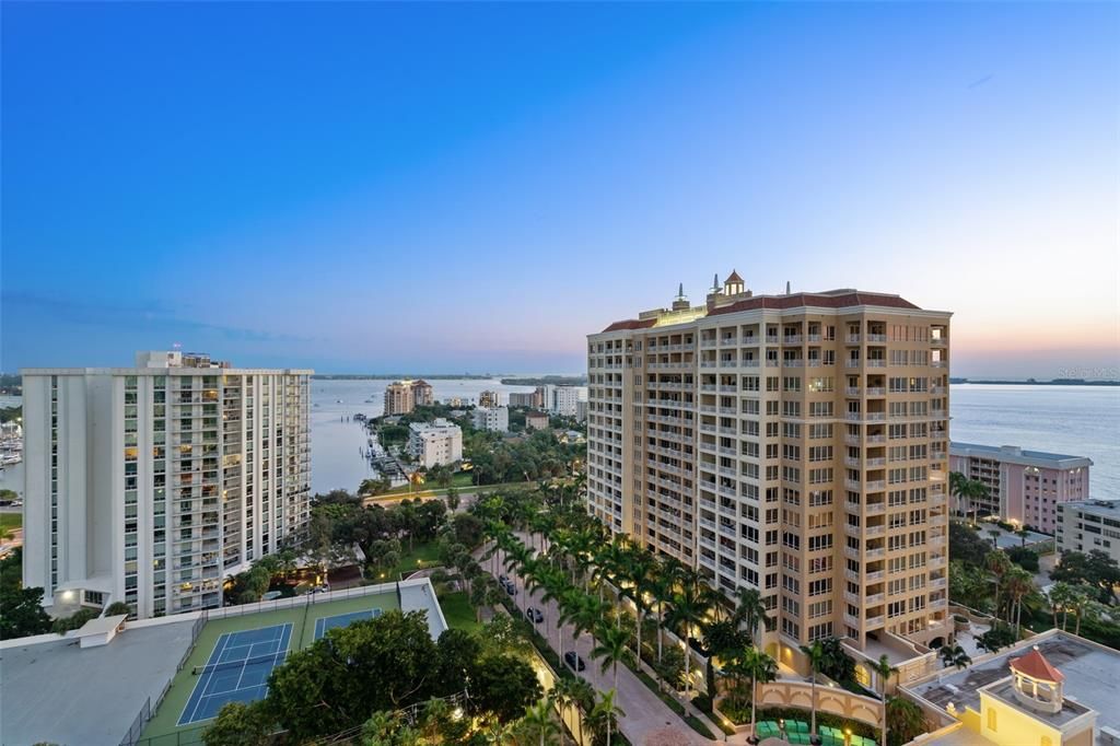 Recently Sold: $2,750,000 (3 beds, 3 baths, 4943 Square Feet)