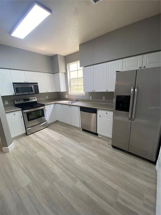 Recently Rented: $2,200 (4 beds, 2 baths, 1724 Square Feet)