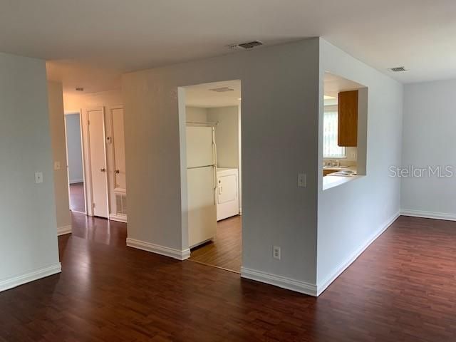 Recently Rented: $1,249 (2 beds, 2 baths, 905 Square Feet)