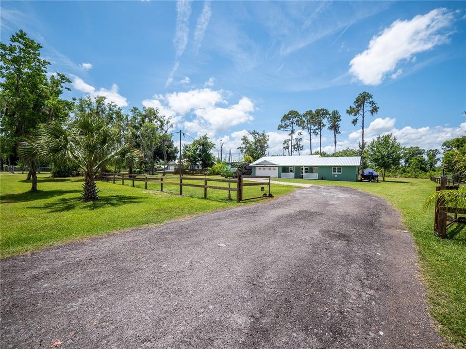 Recently Sold: $250,000 (3 beds, 2 baths, 1535 Square Feet)