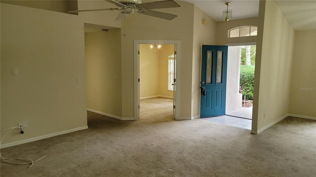 Recently Rented: $1,750 (3 beds, 2 baths, 1752 Square Feet)