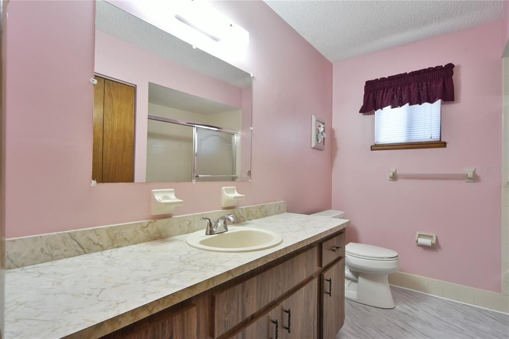 Recently Sold: $139,900 (2 beds, 2 baths, 1352 Square Feet)