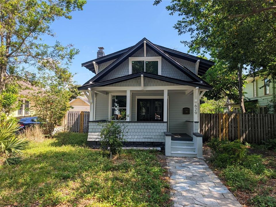 Recently Sold: $472,500 (3 beds, 2 baths, 1277 Square Feet)