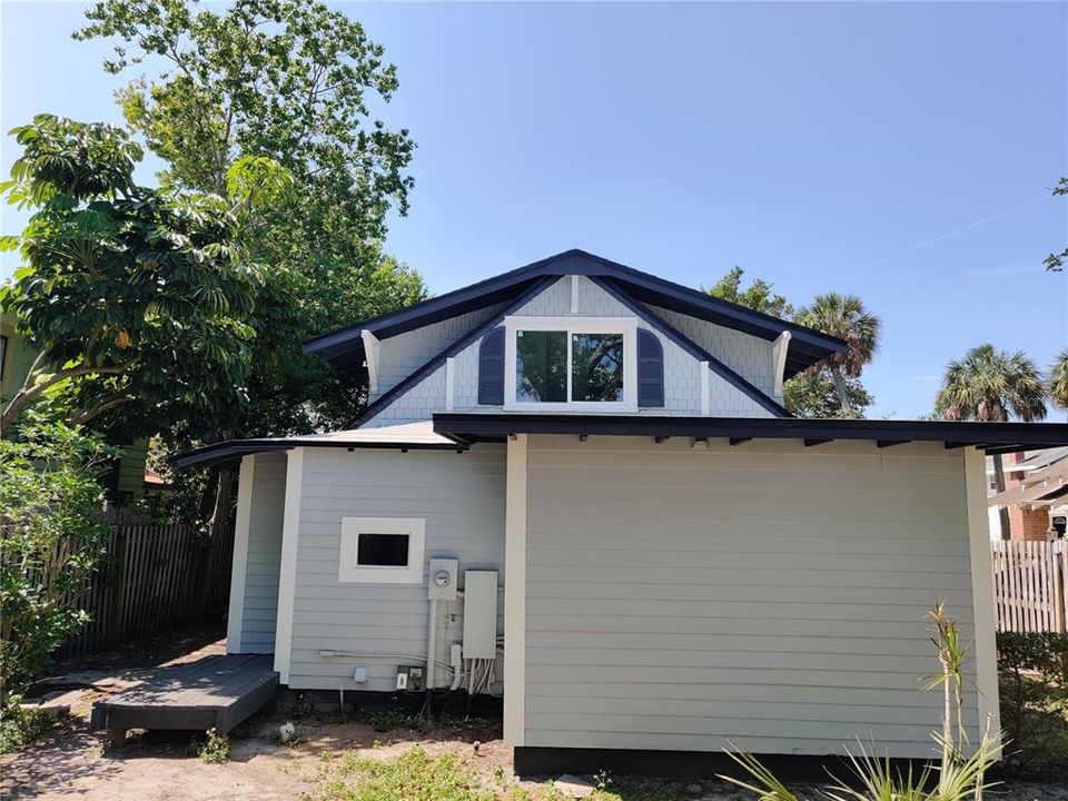 Recently Sold: $472,500 (3 beds, 2 baths, 1277 Square Feet)
