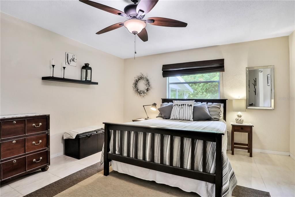 Recently Sold: $215,000 (2 beds, 2 baths, 1365 Square Feet)