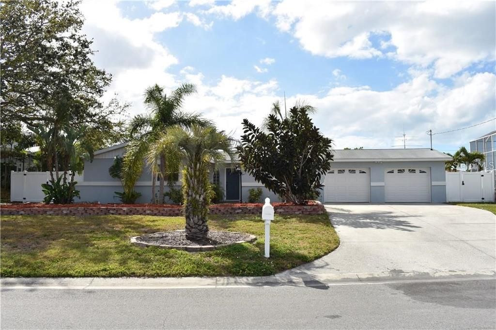 Recently Sold: $630,000 (3 beds, 2 baths, 1460 Square Feet)
