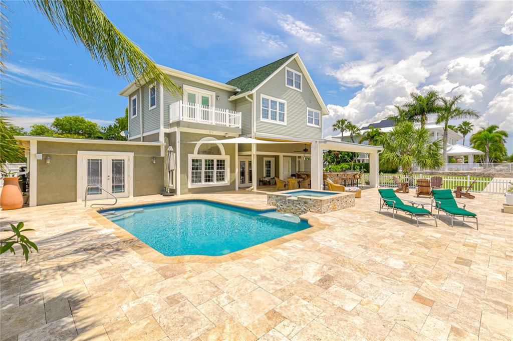 Recently Sold: $1,350,000 (4 beds, 2 baths, 3672 Square Feet)