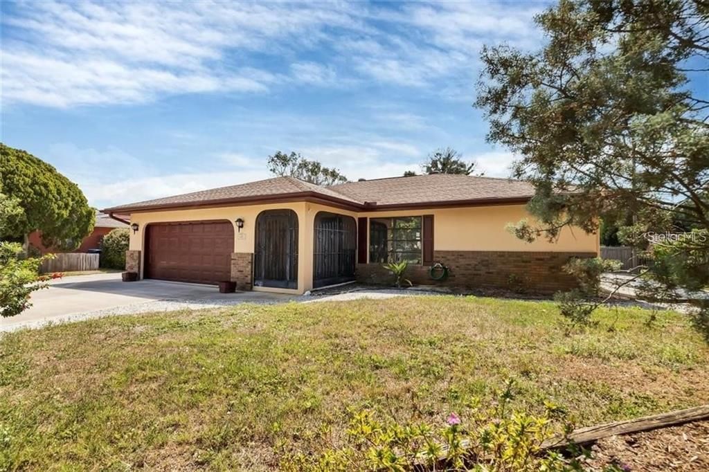 Vendido Recientemente: $259,900 (2 camas, 2 baños, 1327 Pies cuadrados)