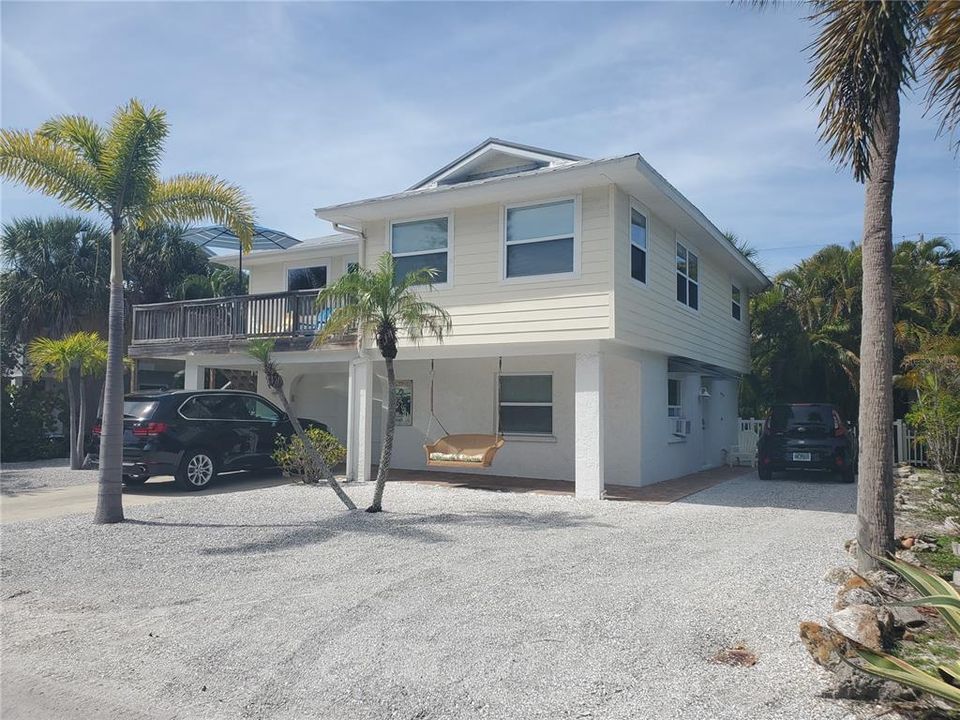 Recently Sold: $1,190,000 (2 beds, 2 baths, 1224 Square Feet)