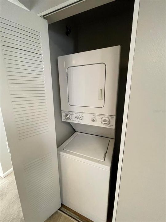 WASHER AND DRYER CONVEY BUT ARE NOT KNOWN IF WORKING