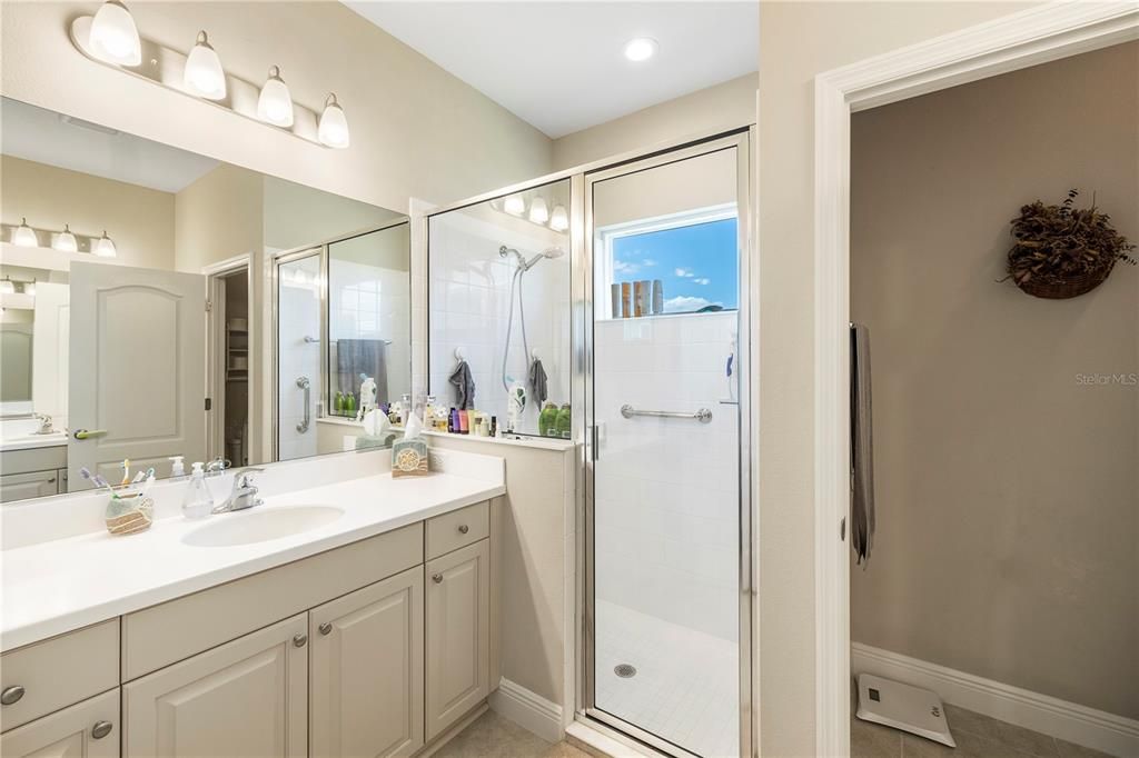 Master bath has 2 sinks, Walk in Shower and WC with bidet!