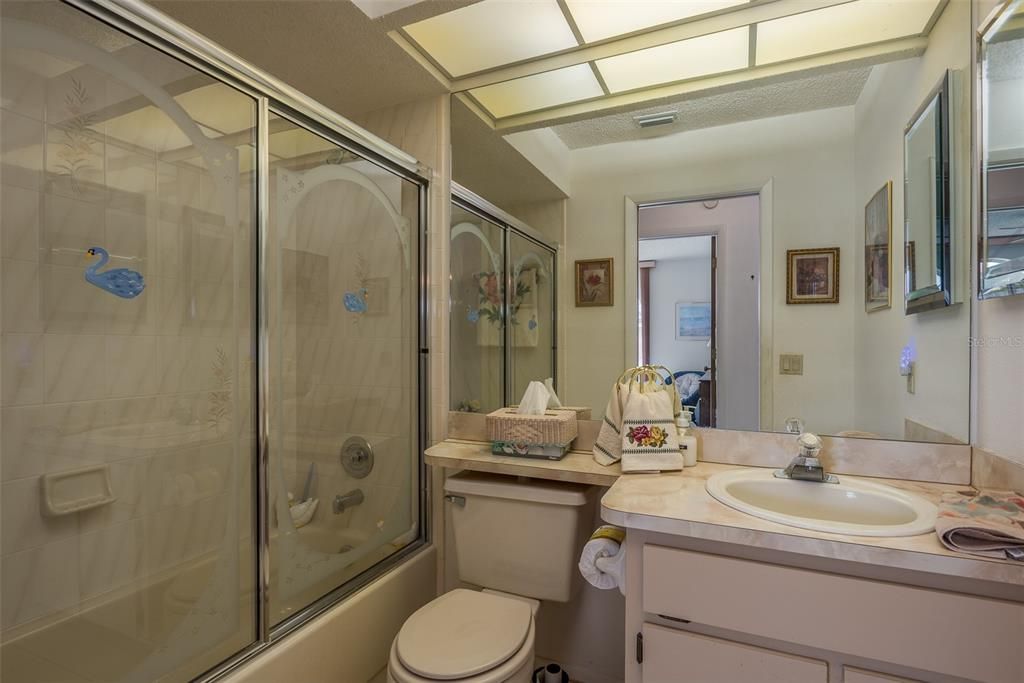 最近售出: $185,000 (2 贝兹, 2 浴室, 1344 平方英尺)