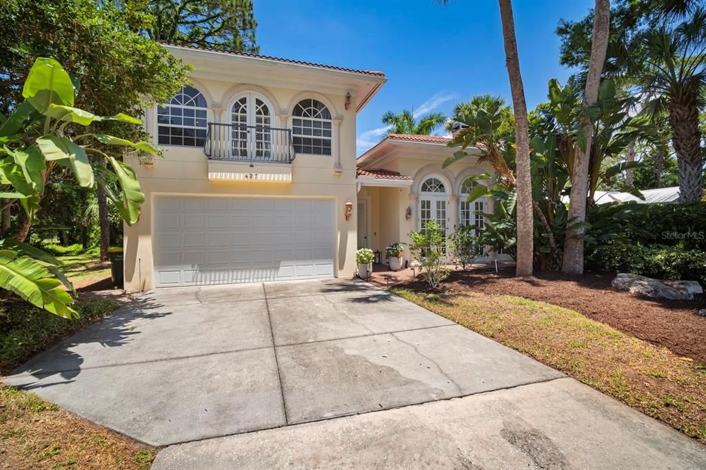 Recently Sold: $950,000 (4 beds, 3 baths, 3286 Square Feet)