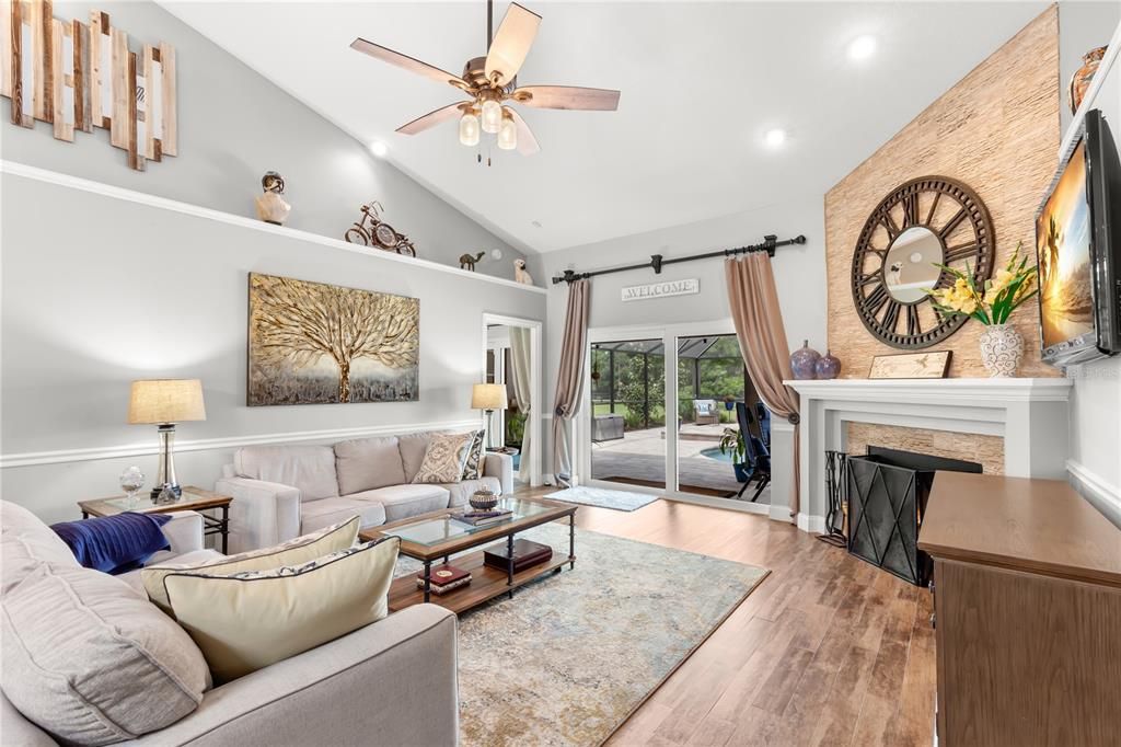 Recently Sold: $849,000 (4 beds, 3 baths, 2683 Square Feet)