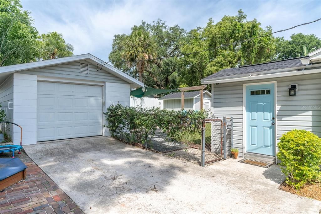 Recently Sold: $295,000 (3 beds, 1 baths, 1060 Square Feet)