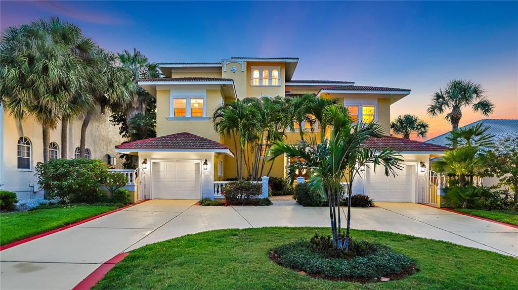 Recently Sold: $2,495,000 (4 beds, 4 baths, 5257 Square Feet)