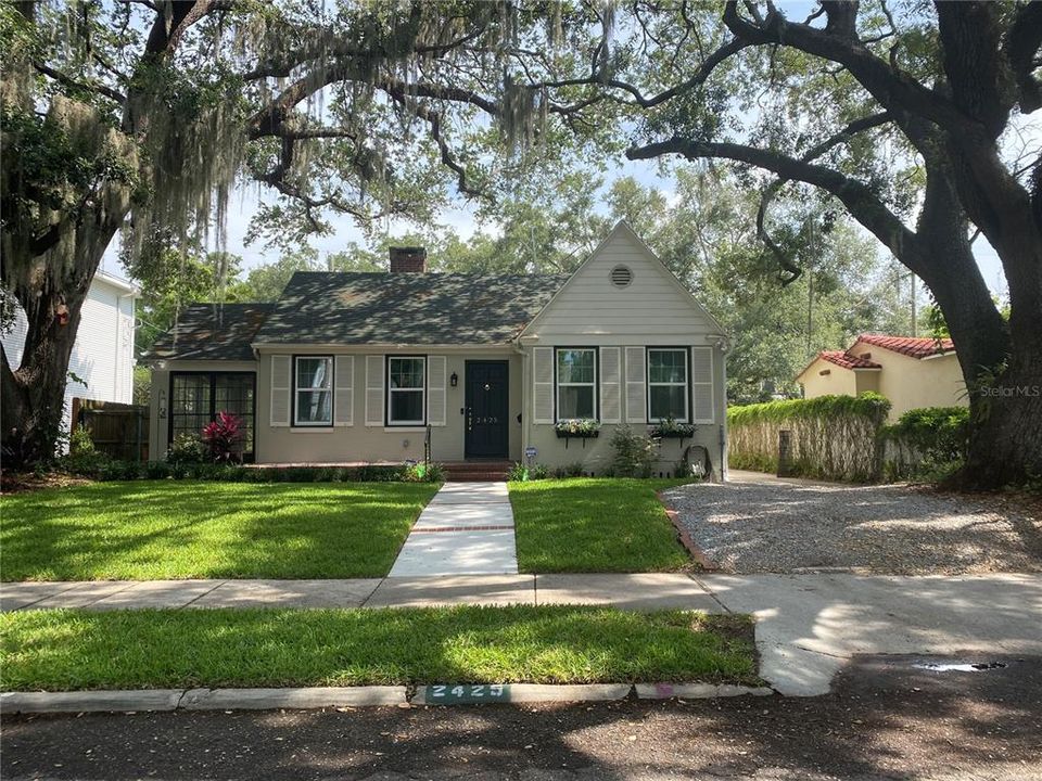 Recently Sold: $695,000 (3 beds, 2 baths, 1585 Square Feet)