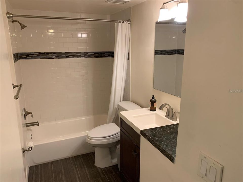 Недавно арендовано: $1,295 (2 спален, 1 ванн, 960 Квадратных фут)