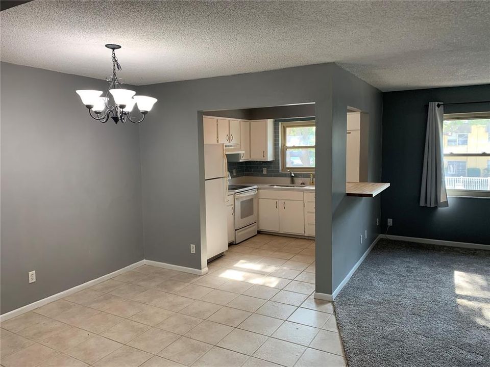 Recently Rented: $1,295 (2 beds, 1 baths, 960 Square Feet)