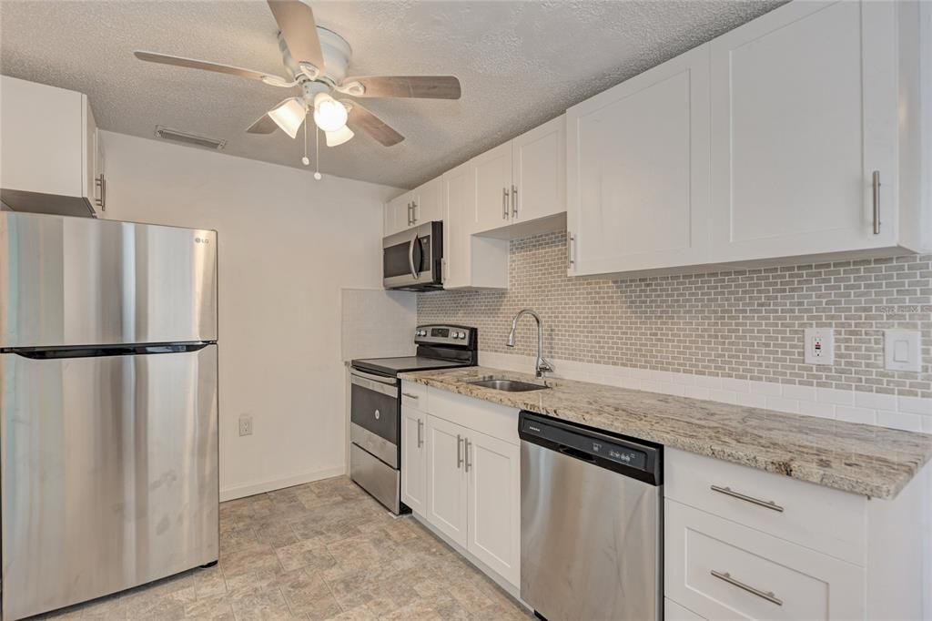 Recently Rented: $2,000 (1 beds, 1 baths, 580 Square Feet)