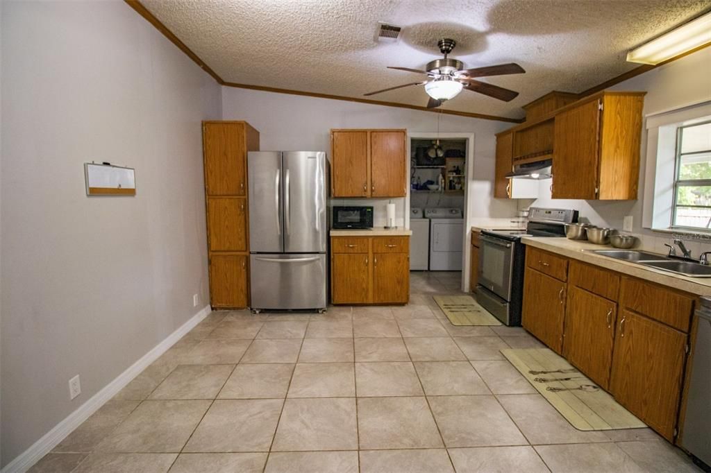 Recently Sold: $199,900 (4 beds, 2 baths, 1848 Square Feet)