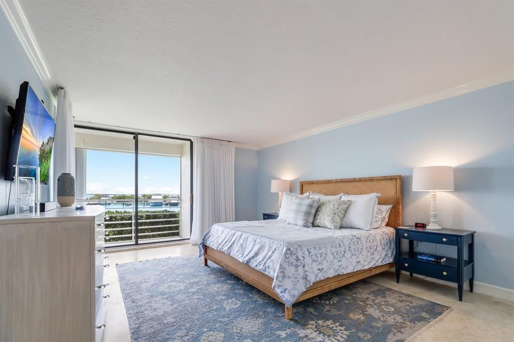 Recently Sold: $2,850,000 (3 beds, 3 baths, 2398 Square Feet)