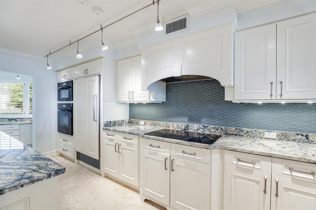 Recently Sold: $2,850,000 (3 beds, 3 baths, 2398 Square Feet)