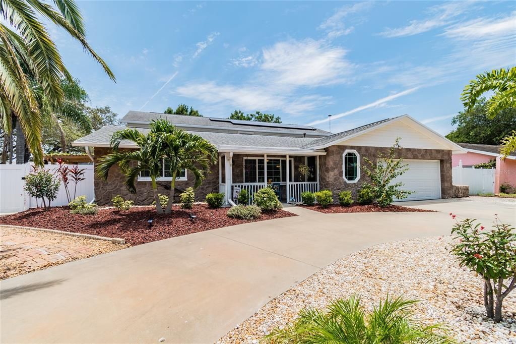 Recently Sold: $640,000 (5 beds, 4 baths, 3726 Square Feet)