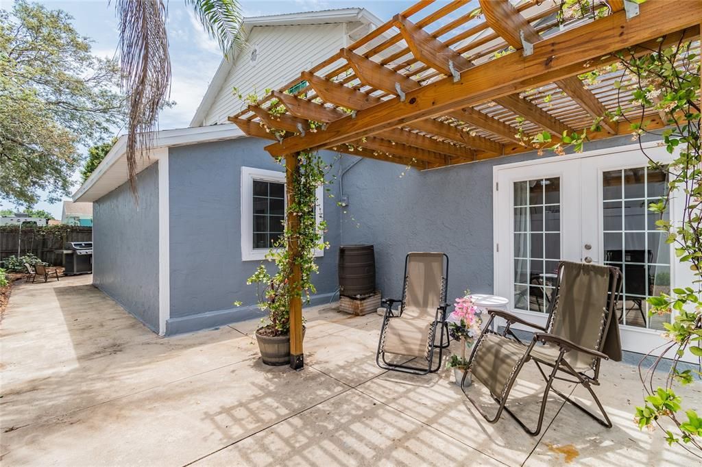 Recently Sold: $640,000 (5 beds, 4 baths, 3726 Square Feet)