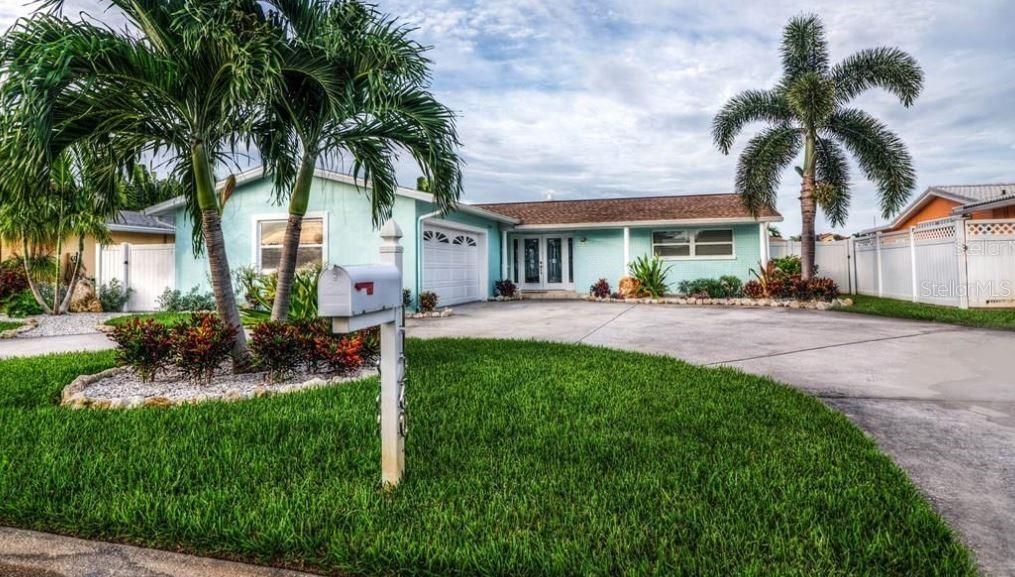 Recently Sold: $1,000,000 (3 beds, 2 baths, 1911 Square Feet)