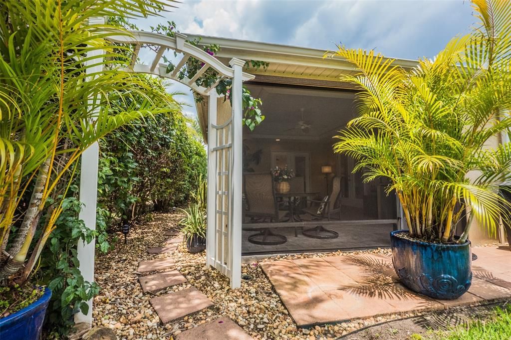 Recently Sold: $430,000 (3 beds, 2 baths, 1736 Square Feet)